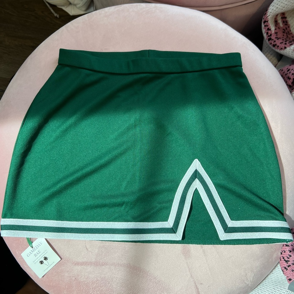 Dark green game day mini skirt size small💚